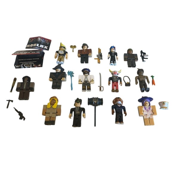 Roblox Classics Series 5 Figures No Codes - Picture 1 of 3